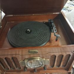 . Museum style radio with turn Table