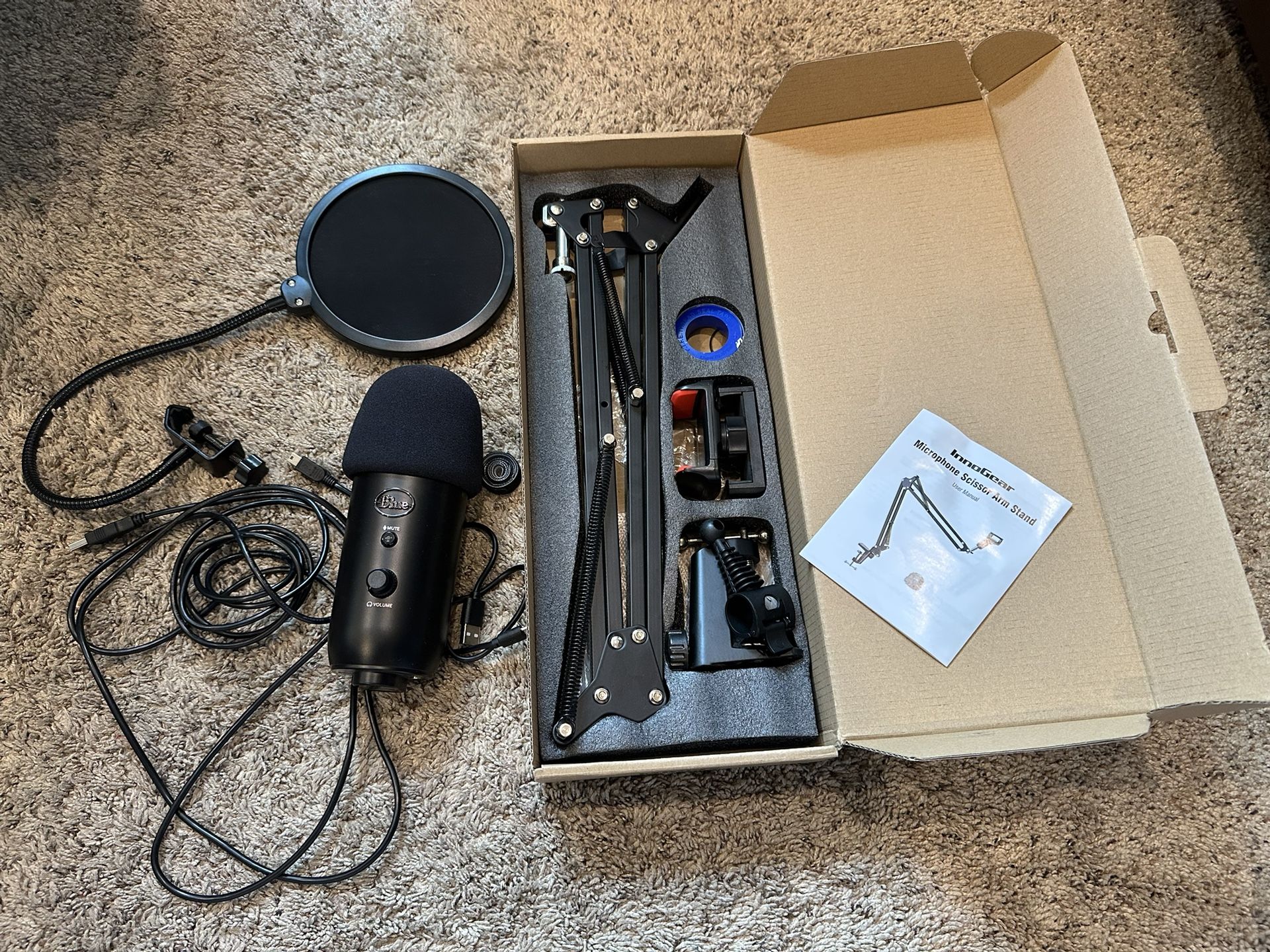 Blue Yeti Microphone + Arm