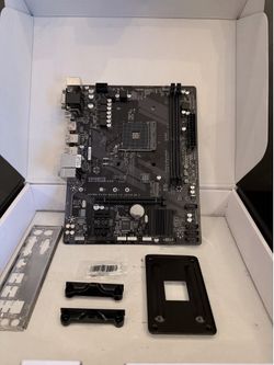 Gigabyte A320 Motherboard