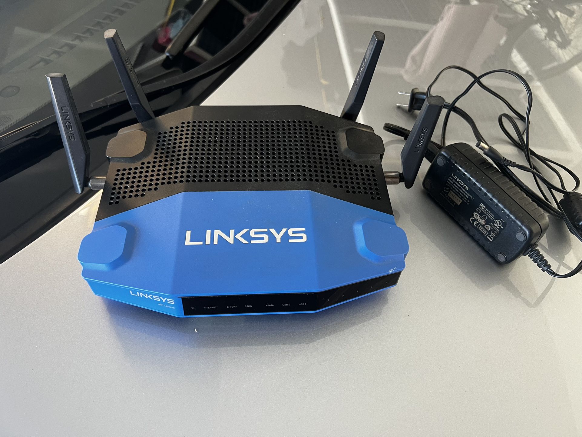 Linksys WRT 1900AC Wireless Router $25.00