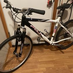 Fuji Tahoe Mountain Bike 26” 