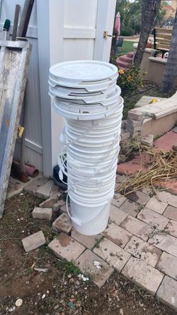 5 gallon buckets / tiles