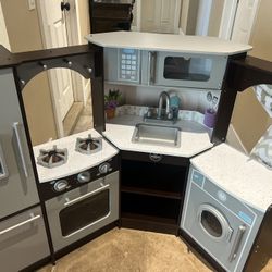 Kids Play kitchen 