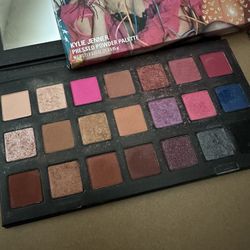 Kylie, Jenner Eyeshadow Palette!