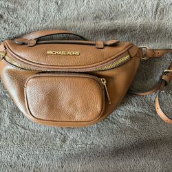 NEW Michael Kors Leather Fanny Pack 