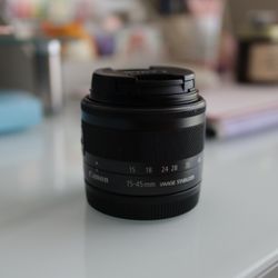 Canon EF-M 15-45mm f/3.5-6.3