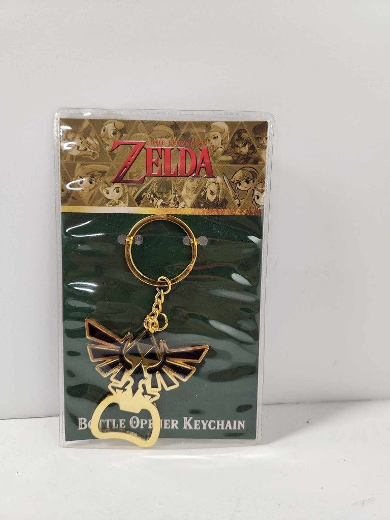 The Legend Of Zelda Triforce Crest Bottle Opener Keychain Nintendo BRAND NEW