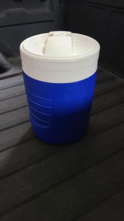 Igloo Water Cooler/Container with Spout
