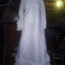Vintage 1970s Wedding Dress 