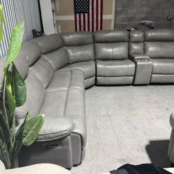 Free Delivery* Like New Gray Genuine Leather Sectional Sofa with Recliners!