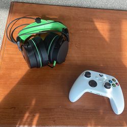 Xbox Series S Controller + Headset 