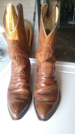 Justin brand boots size 11E