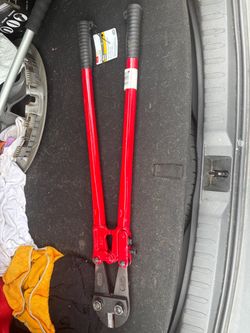 Bolt cutters