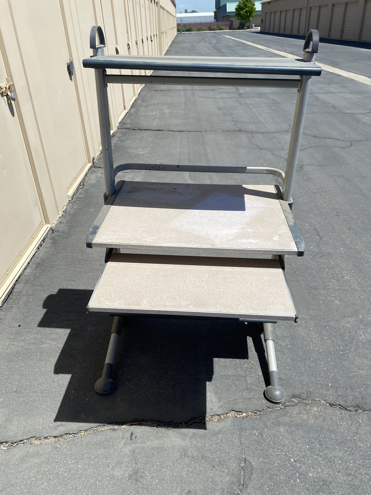 Computer desk