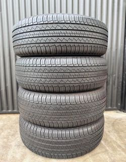 235 65 18 Michelín I'm selling this set of tires with 80% life left on all 4