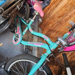 Girls SCHWINN Bike