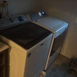 Maytag Washer And Gas Dryer Set