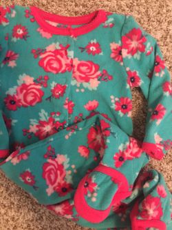 Baby girl clothes 9M pajama lot