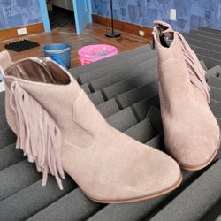 Steve Madden Women's Heels Booties- Size 8m Textile Lining w/ Leather Upper