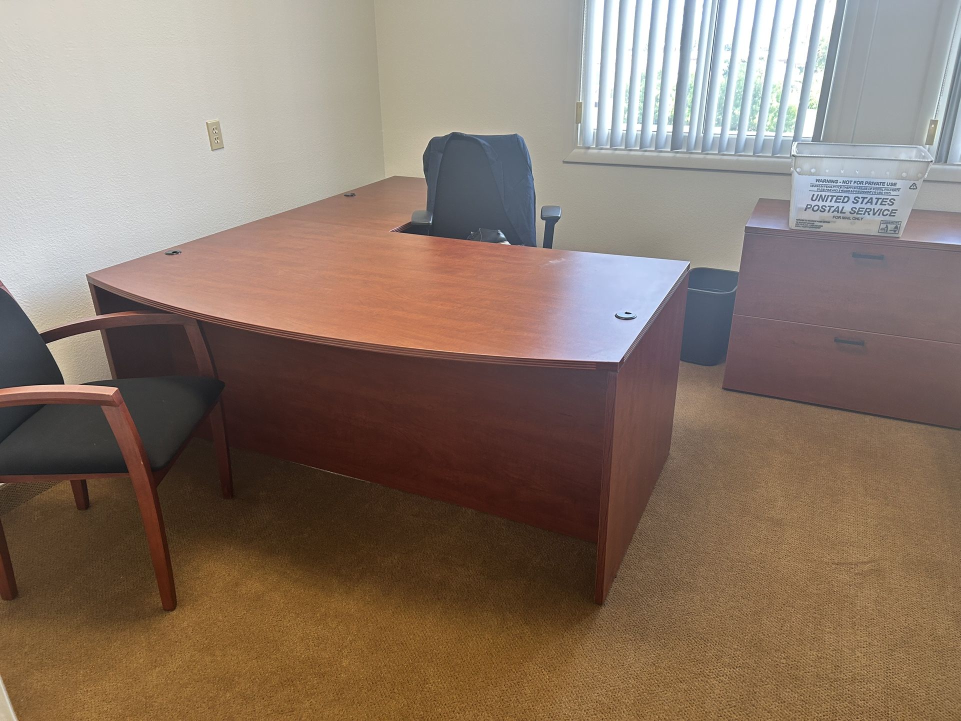 Office Desk And Chairs