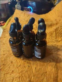 Brand new six pack bath and body beard oil will not separate