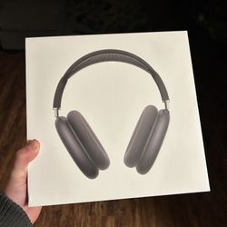 Airpod Maxes Midnight Black New Open Box (GREAT DEAL)