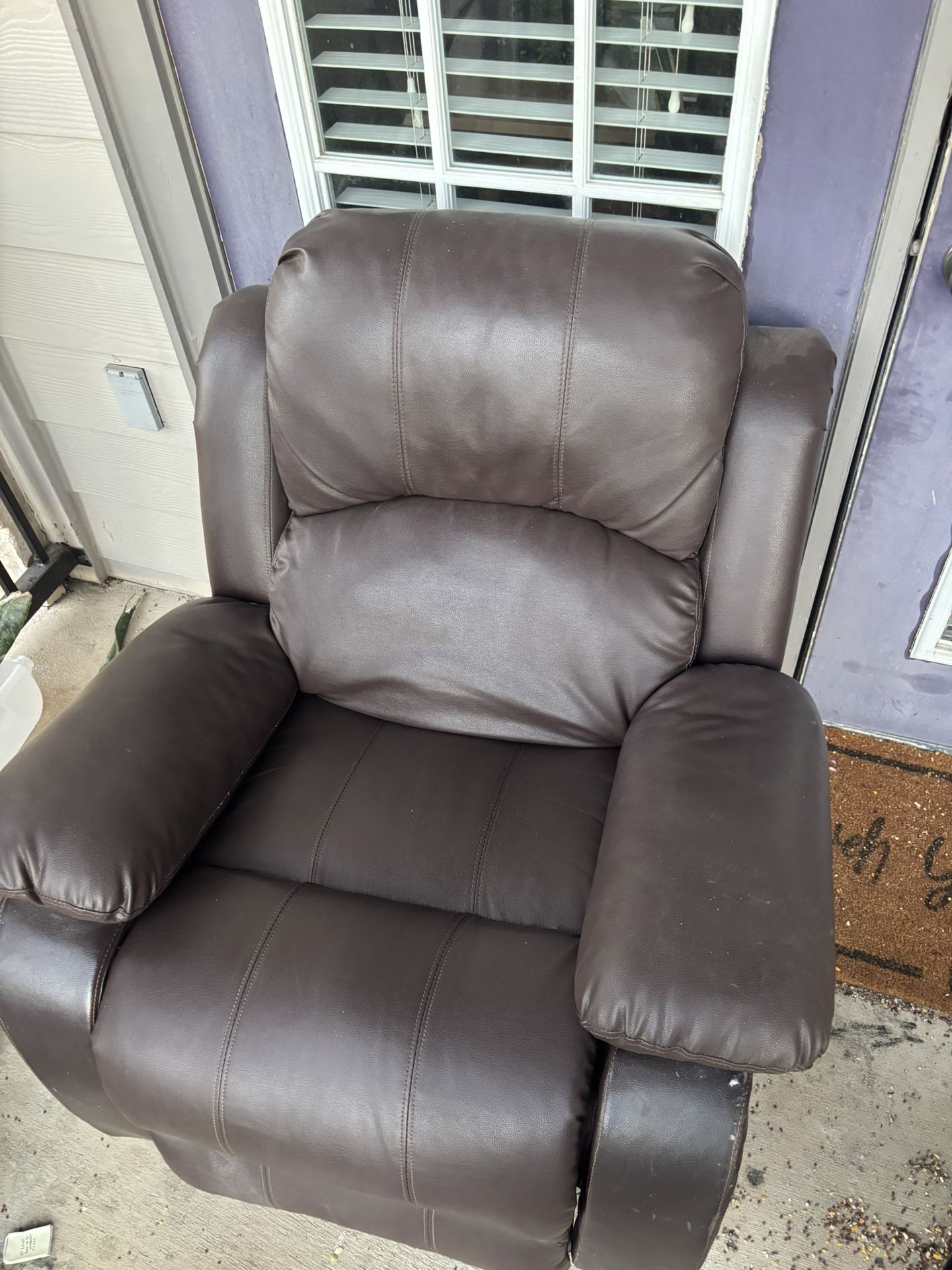 Leather Chair - Fully Reclinable - Great Condition