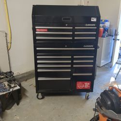 Husky 41in 16 Drawer 24 In Deep Cabinet Andchest Combo $350