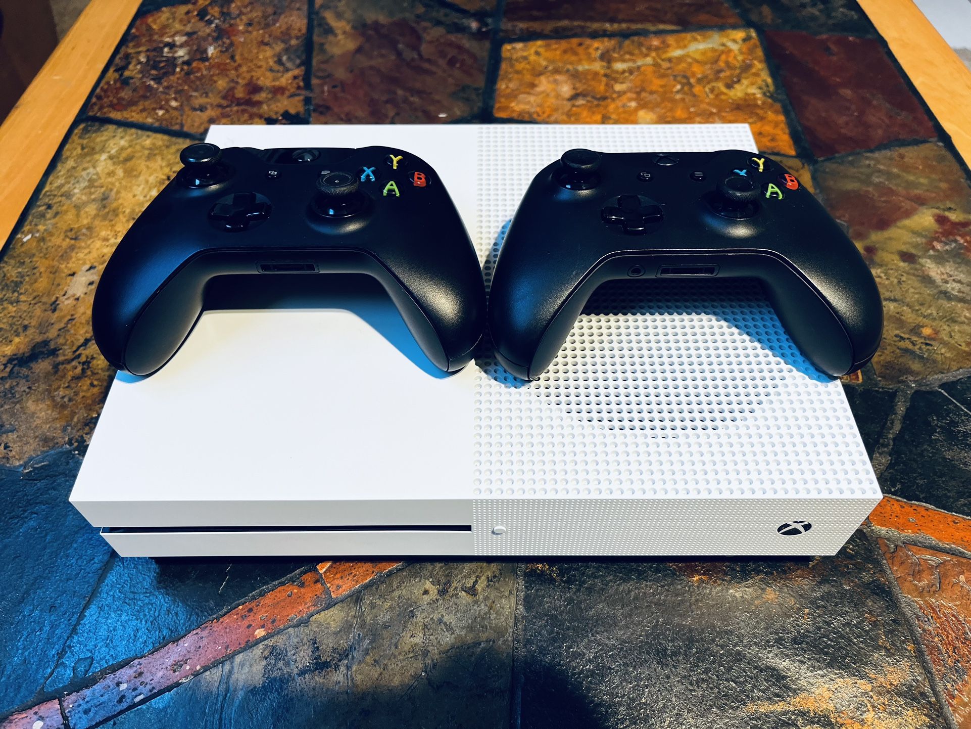 XBOX ONE S 500GB Console With 2 Black Controllers 