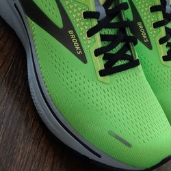 Brooks Running Shoes Mens Size 11.5  Adidas Hoka Nike Track Cross Country 