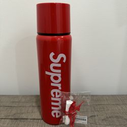 Supreme SIGG Vacuum Insulated 0.75L Bottle