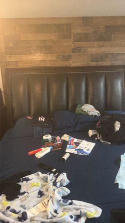 King bedroom set (reinforced bed)