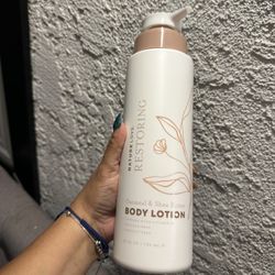NATURE LOVE RESTORING BODY LOTION OATMEAL AND SHEA BUTTER - NEW - $20 