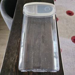 5 Plastic Food Containers 