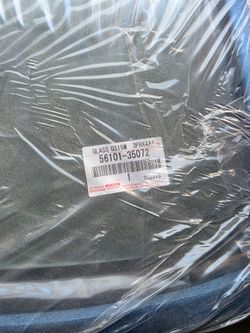 Toyota FJ Cruiser OEM Toyota Windshield