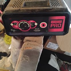 80 AMP BATTERY CHARGER AND ENGINE START