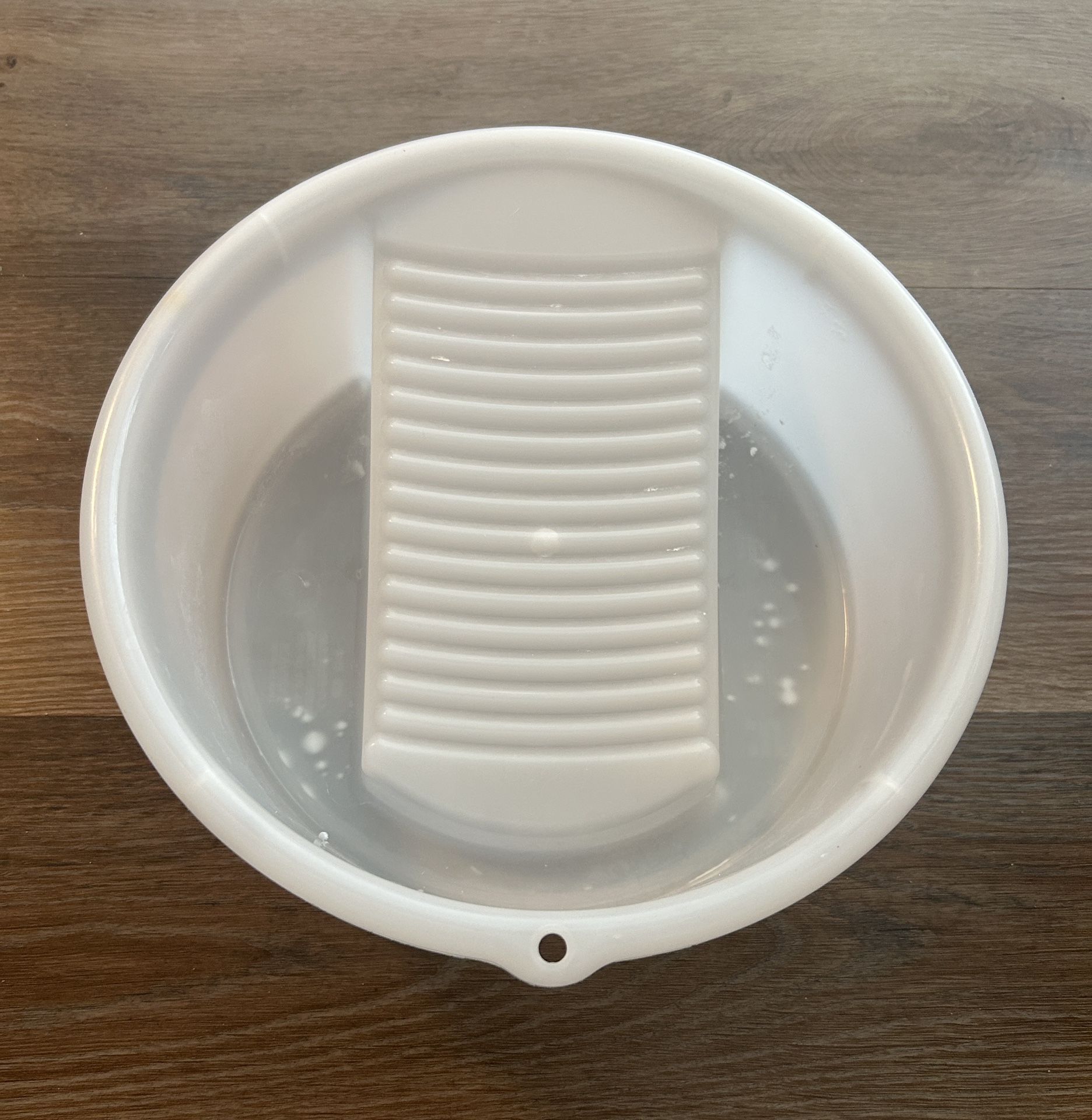 Washboard basin for hand washing clothes