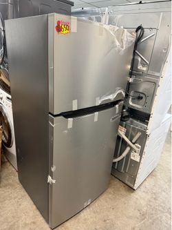 New Frigidaire top- freezer 20 cu ft-30” inch wide
