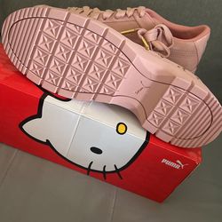 💢💢NEW Hello Kitty Shoes👟👟👟👟👟👟