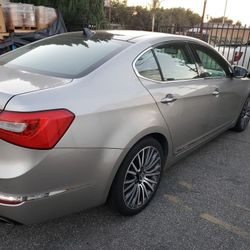 2014 KIA Cadenza