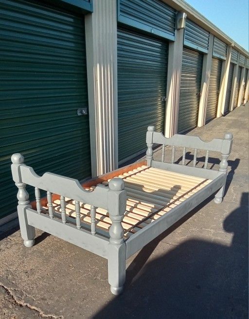REAL WOOD GRAY TWIN BED FRAME 