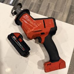 Milwaukee M18 Fuel Saw Kit