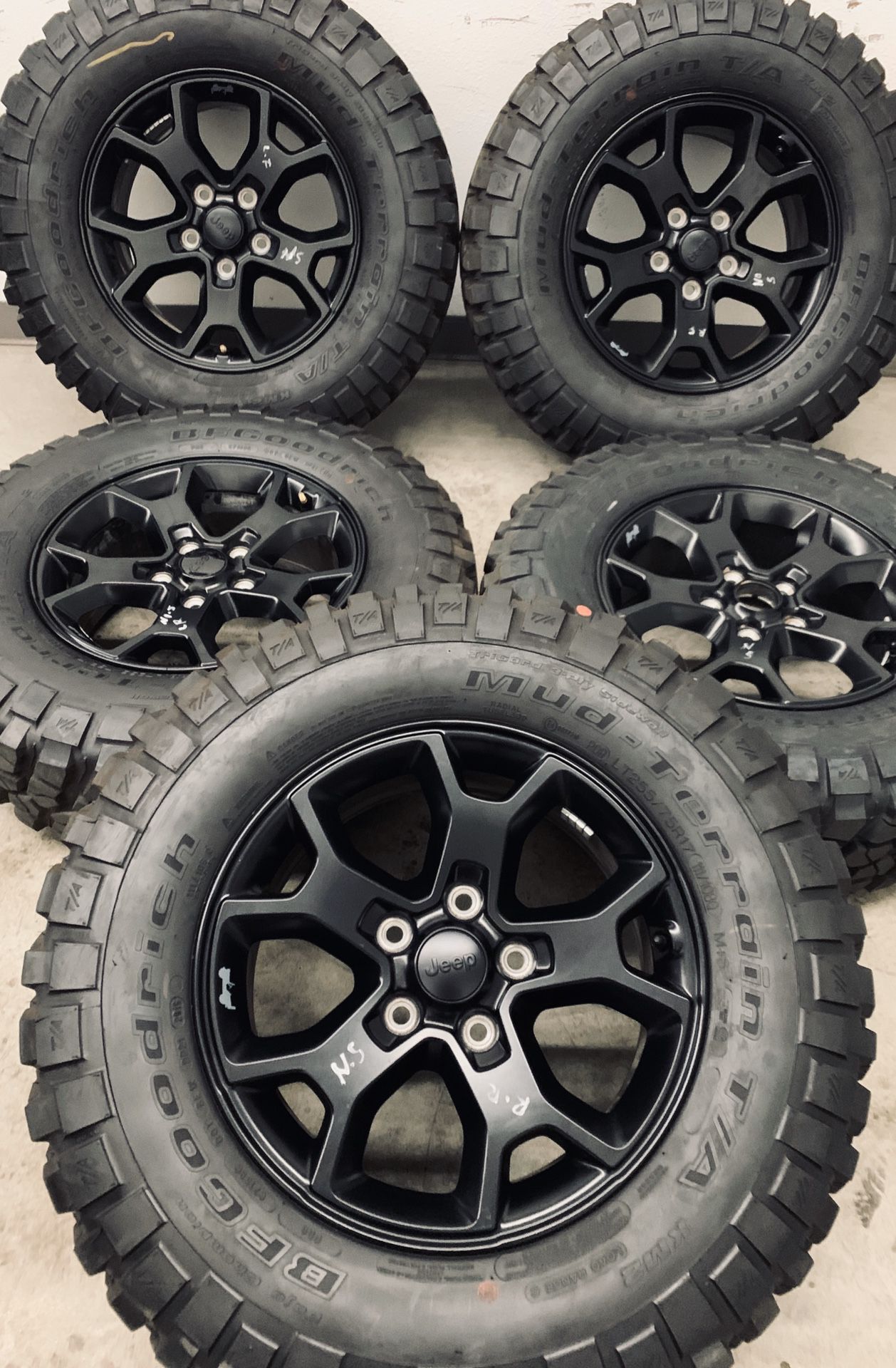 Jeep Wrangler Moab Edition Wheels Rims Tires Rines