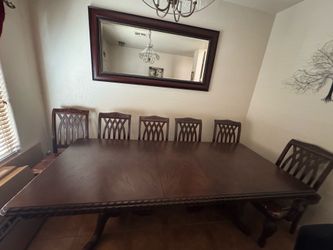 Dinner/Dinning table
