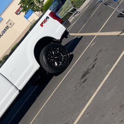 35x12.50 R20 8 Lug Rims&tires