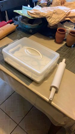 Cupcake/Cookie Container And Rolling Pin