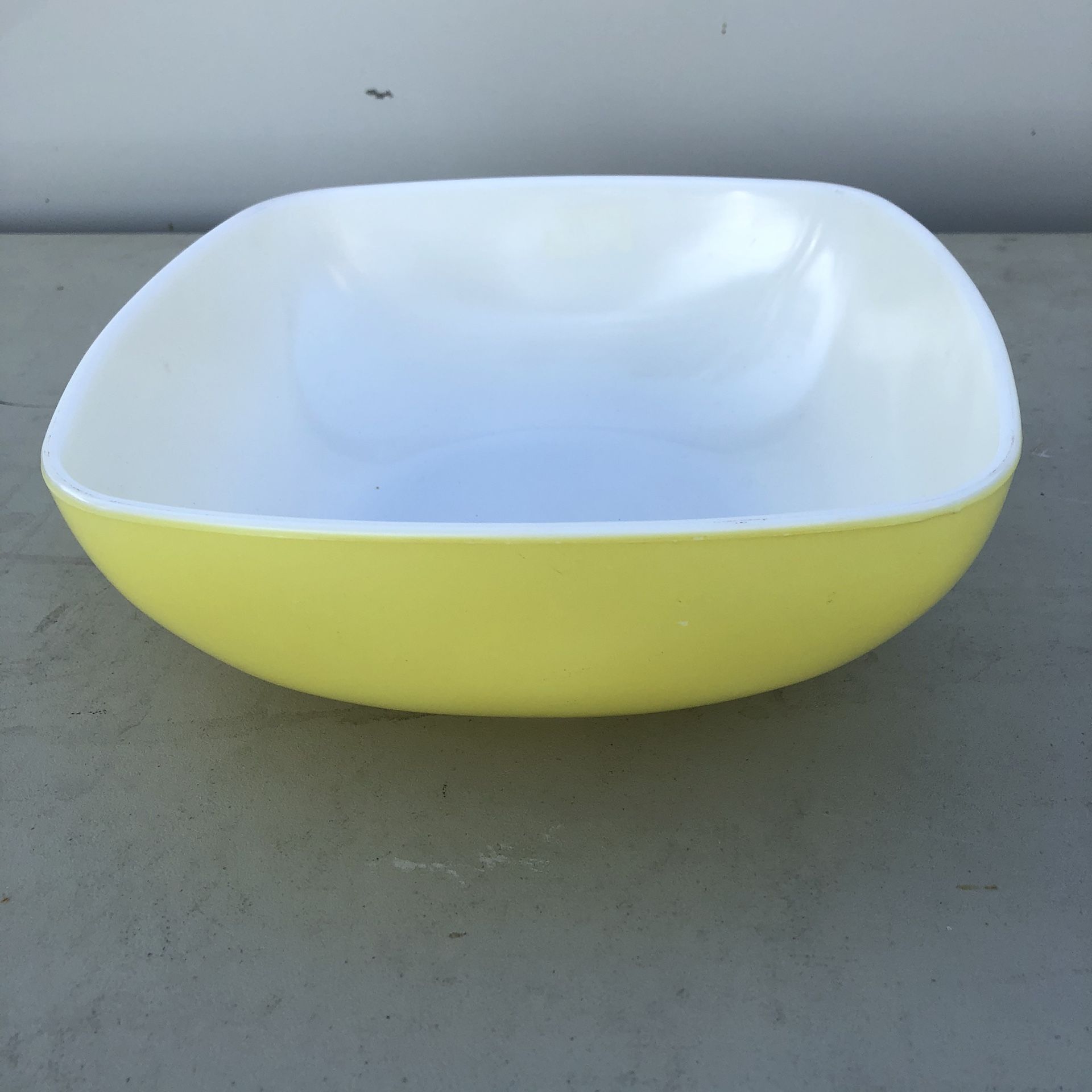 Vintage yellow Pyrex