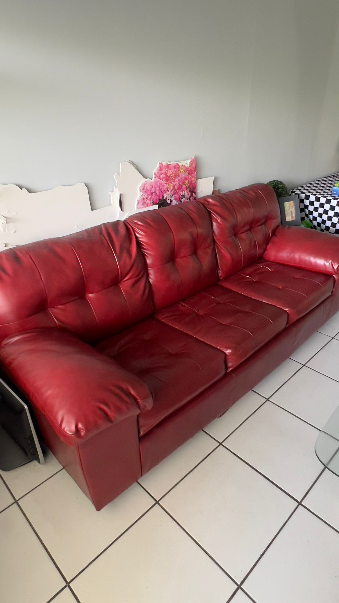 Sofá de cuero rojo de 3 puestos