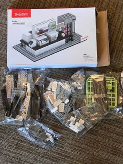 STEM Science Lab Building Blocks Set – Thermo Fisher– New/Open Box