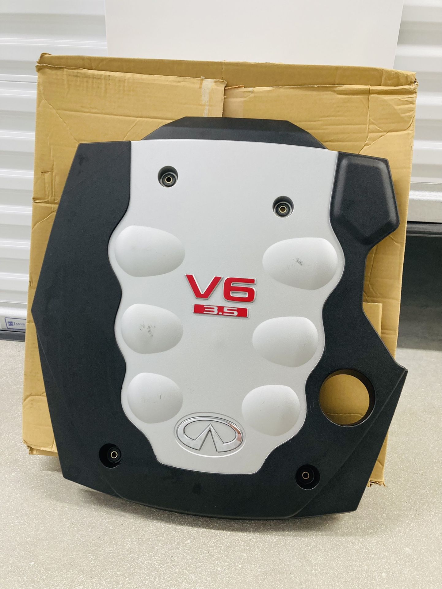 AVAILABLE - 2006 Infiniti G35 Coupe  OEM Engine Cover